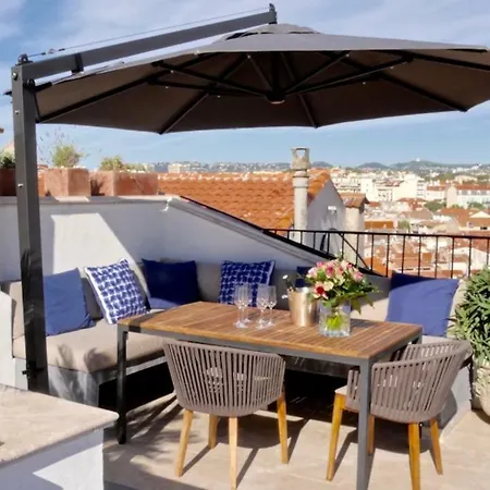 Maison De La Tour فيلة *