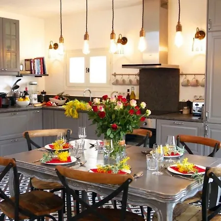 Maison De La Tour فيلة