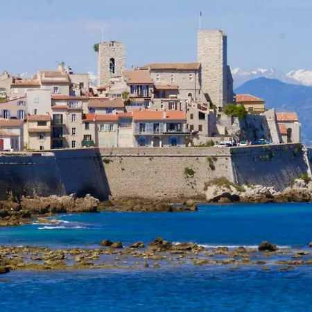 Maison De La Tour Вилла *