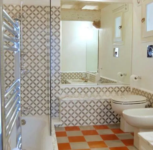 Maison De La Tour Antibes