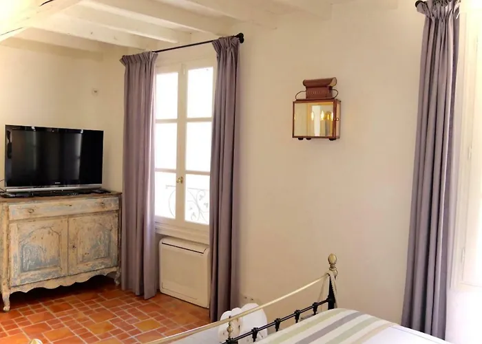 Maison De La Tour * Antibes